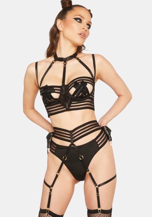 All Eyes Garter Set