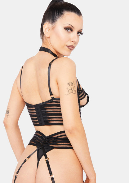 All Eyes Garter Set