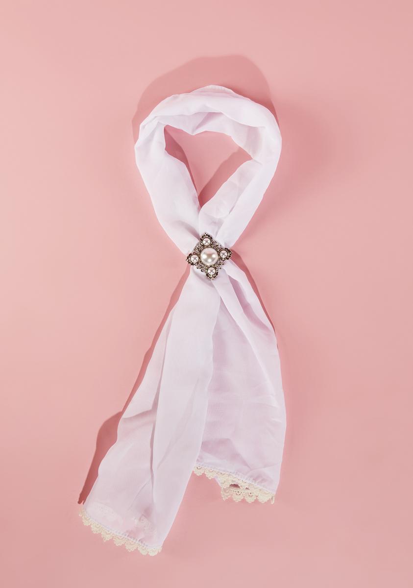 A Bold Action Choker Scarf