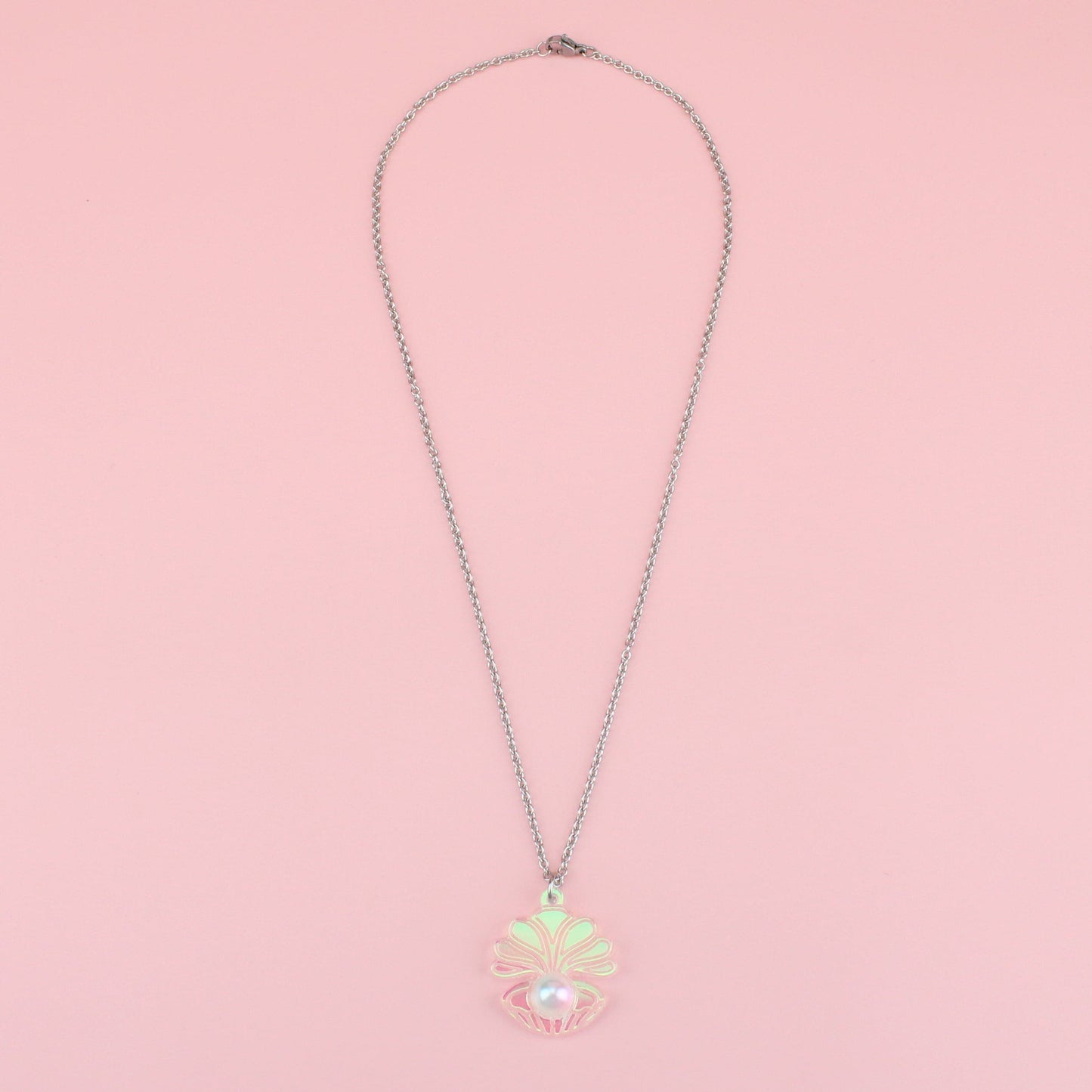 Iridescent Clam Shell Pendant Necklace