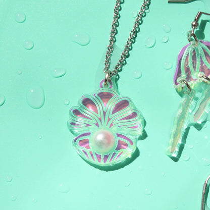 Iridescent Clam Shell Pendant Necklace