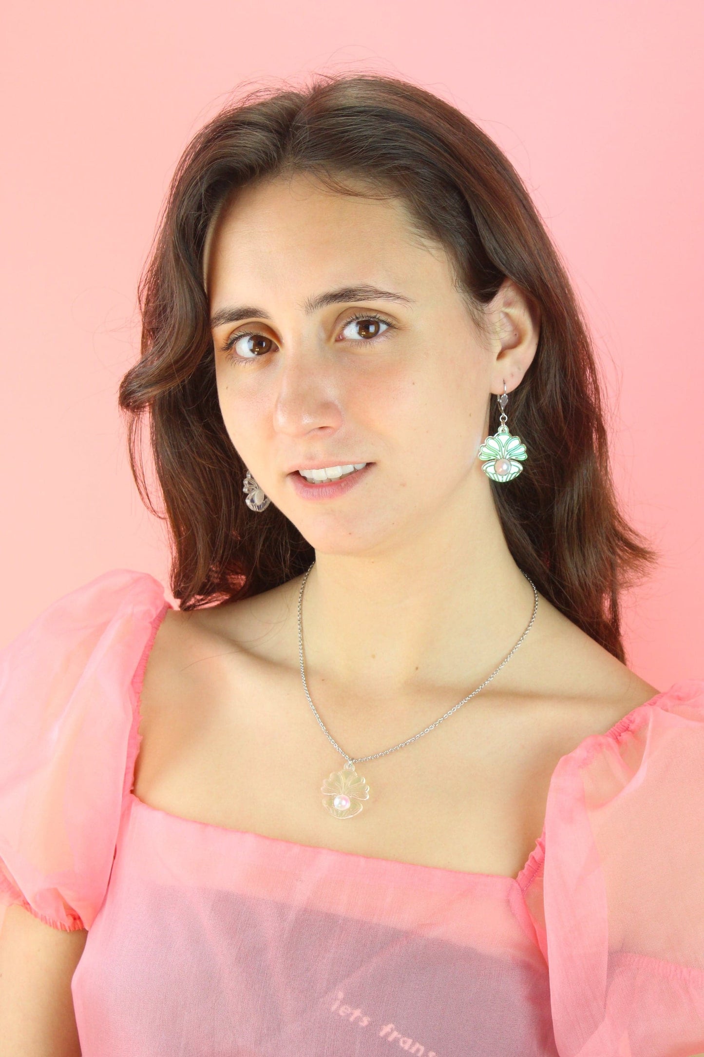 Iridescent Clam Shell Pendant Necklace