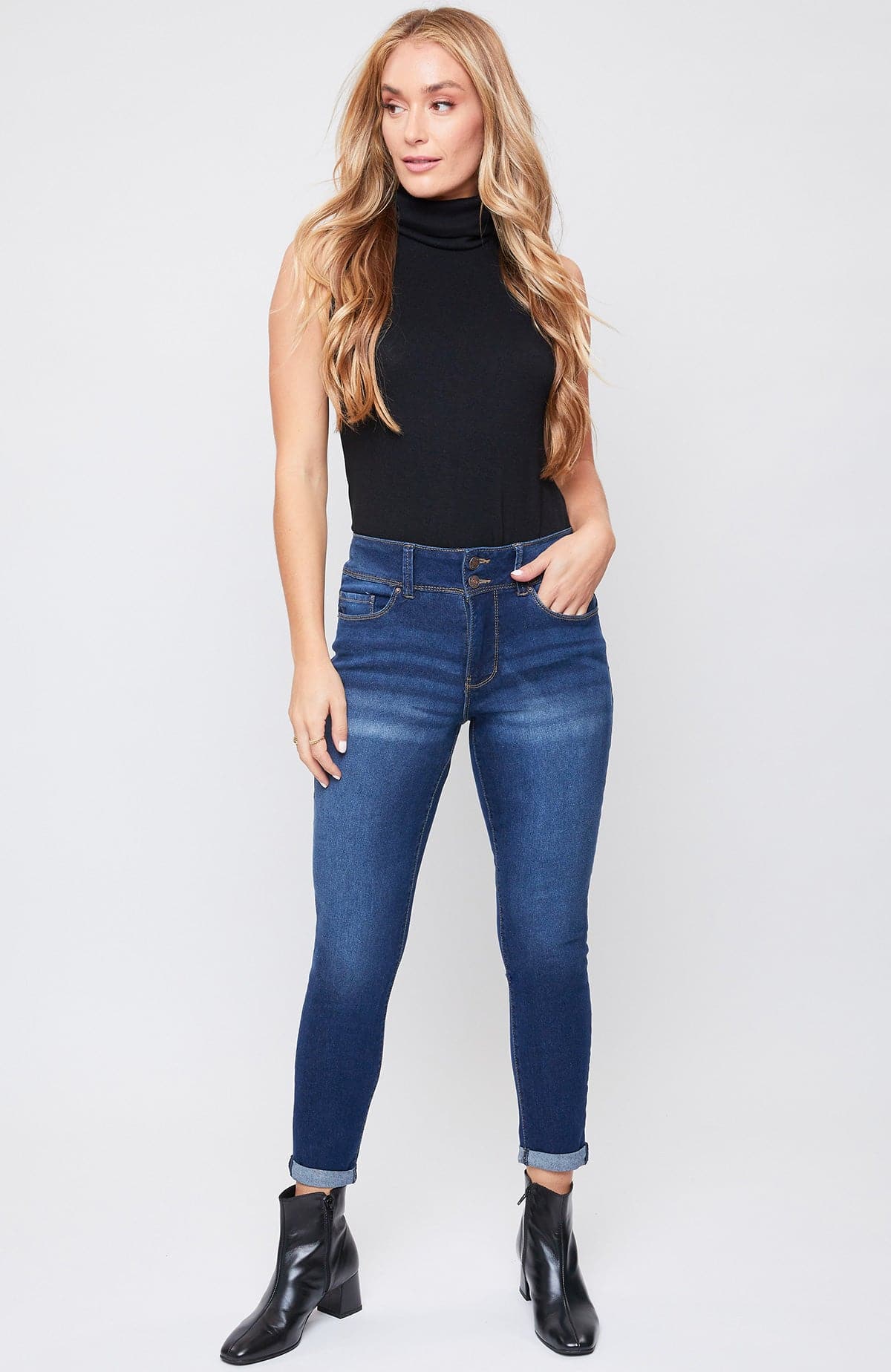 Women's 2-Button Essential  Roll Cuff Ankle Jeans