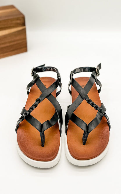 Sela Sandal in Black